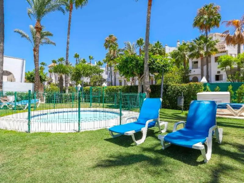 Apartment - Ground Floor Apartment в продаже в Marbella, Málaga. В доме 2 спален и 2 ванных комнат. Площадь дома 141 м²