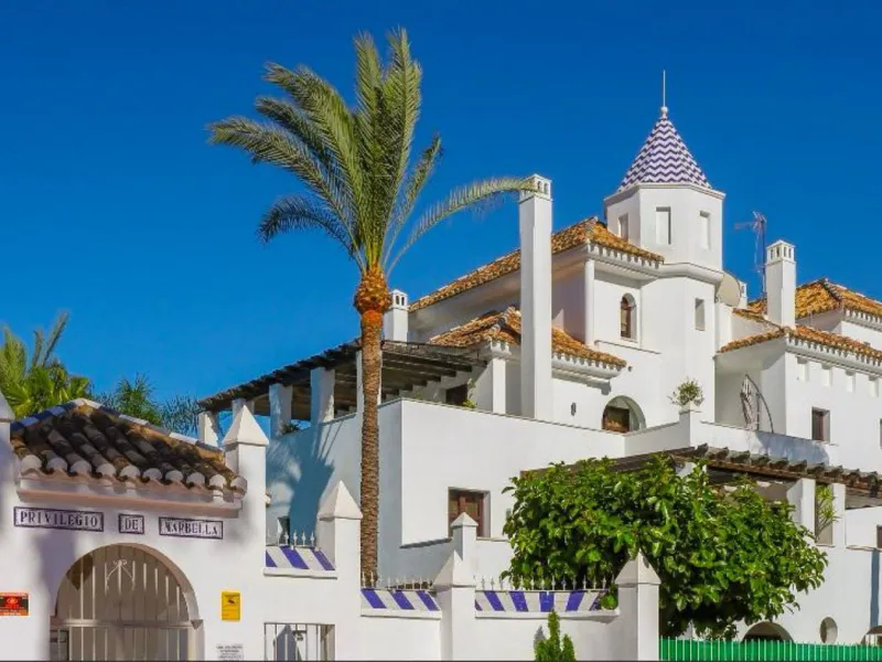 Apartment - Ground Floor Apartment в продаже в Marbella, Málaga. В доме 2 спален и 2 ванных комнат. Площадь дома 141 м²