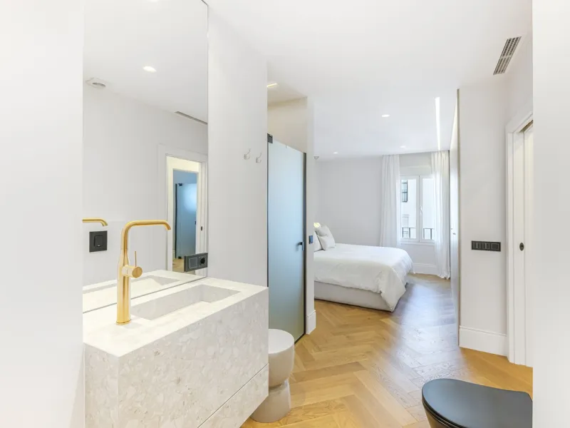 Stylish 2-room apartment with tourist license in the heart of Puerto Banús