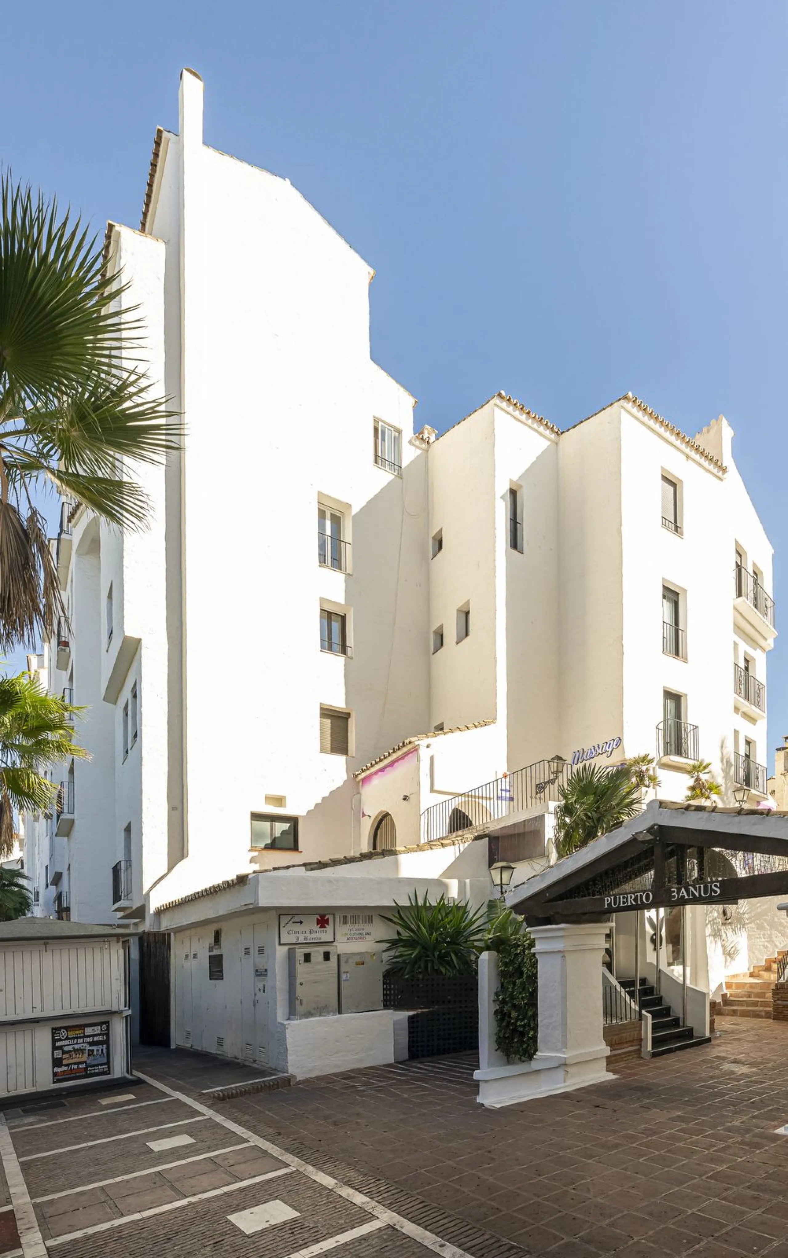 Stylish 2-room apartment with tourist license in the heart of Puerto Banús
