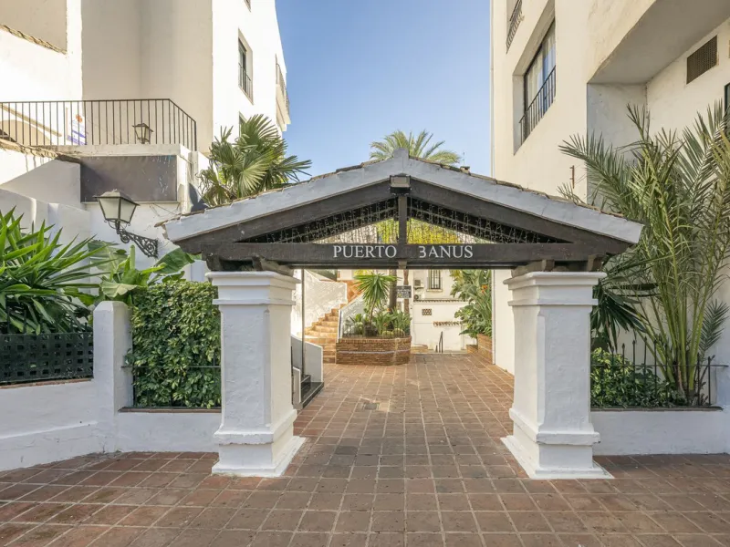 Stylish 2-room apartment with tourist license in the heart of Puerto Banús
