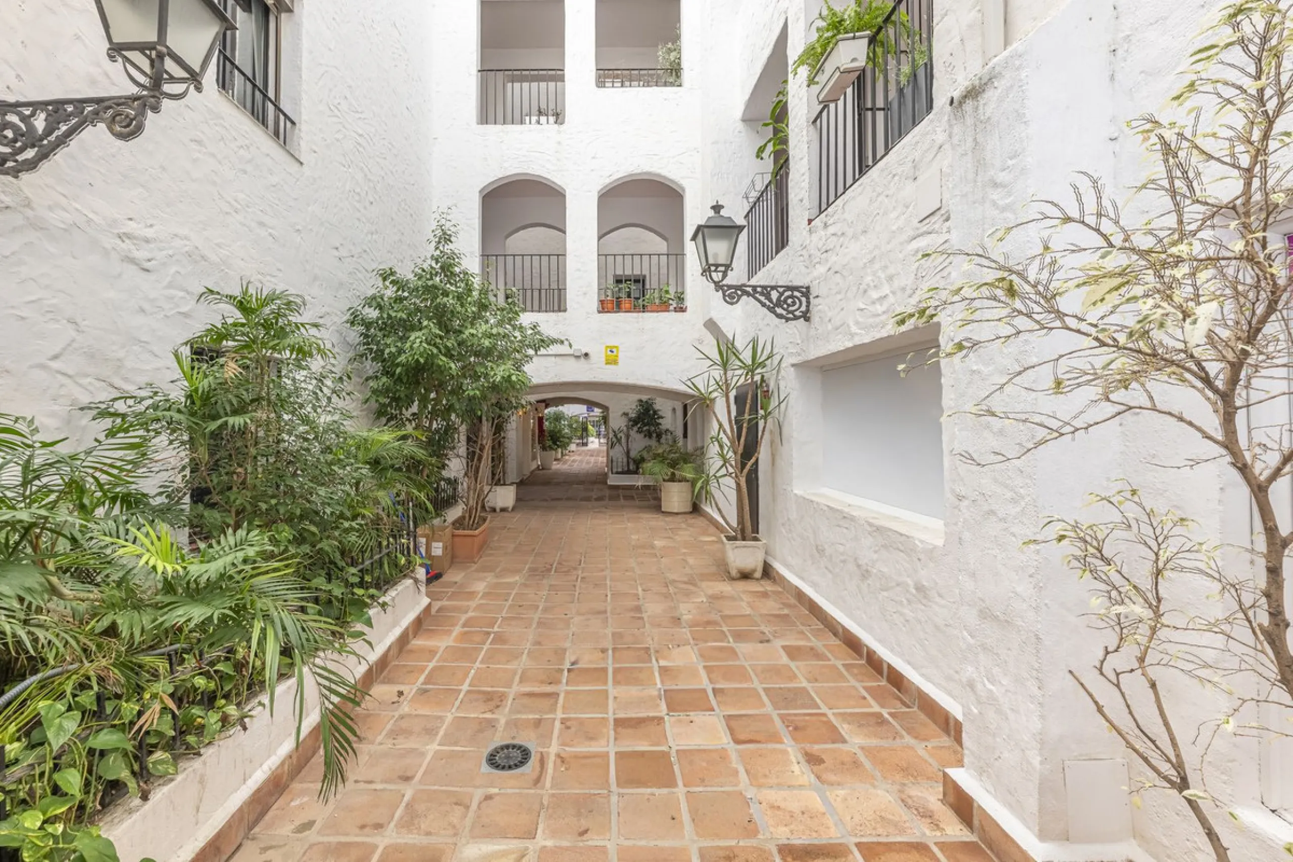 Stylish 2-room apartment with tourist license in the heart of Puerto Banús