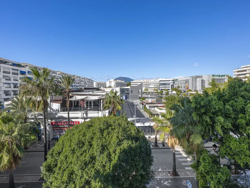 Stylish 2-room apartment with tourist license in the heart of Puerto Banús