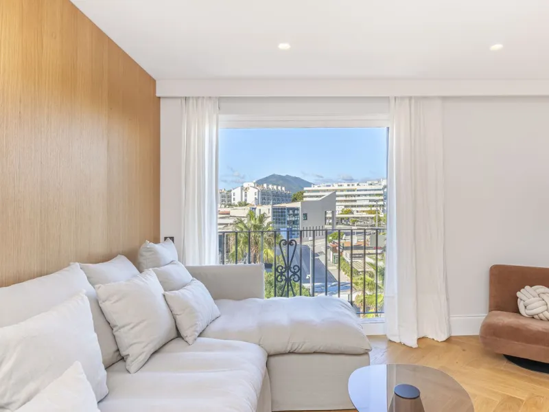 Stylish 2-room apartment with tourist license in the heart of Puerto Banús