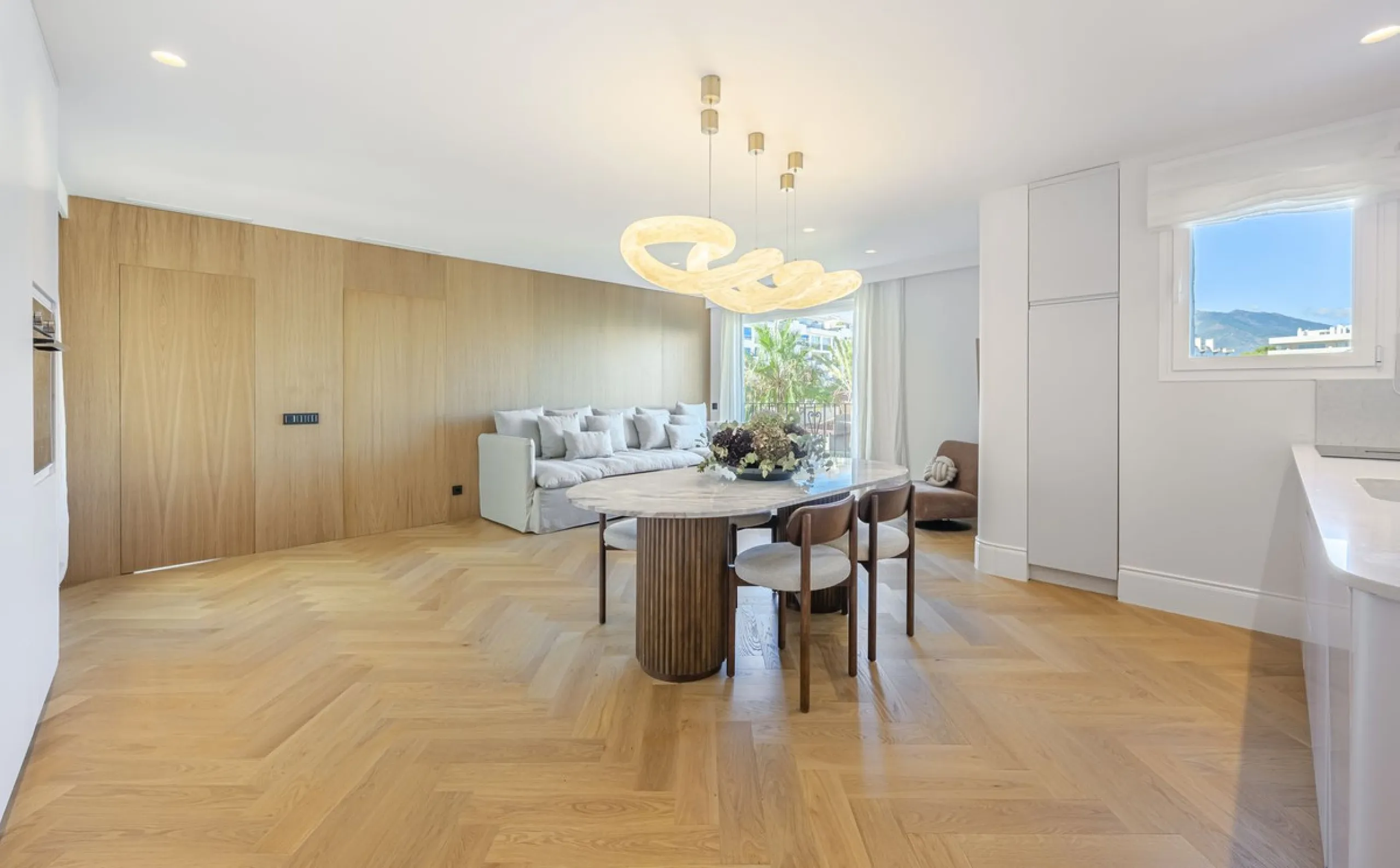 Stylish 2-room apartment with tourist license in the heart of Puerto Banús