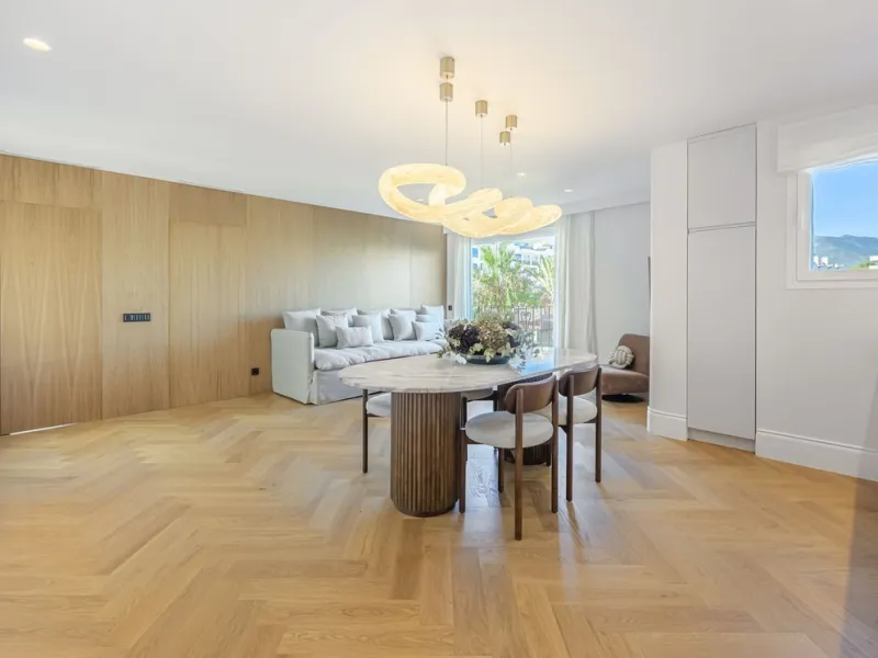 Stylish 2-room apartment with tourist license in the heart of Puerto Banús