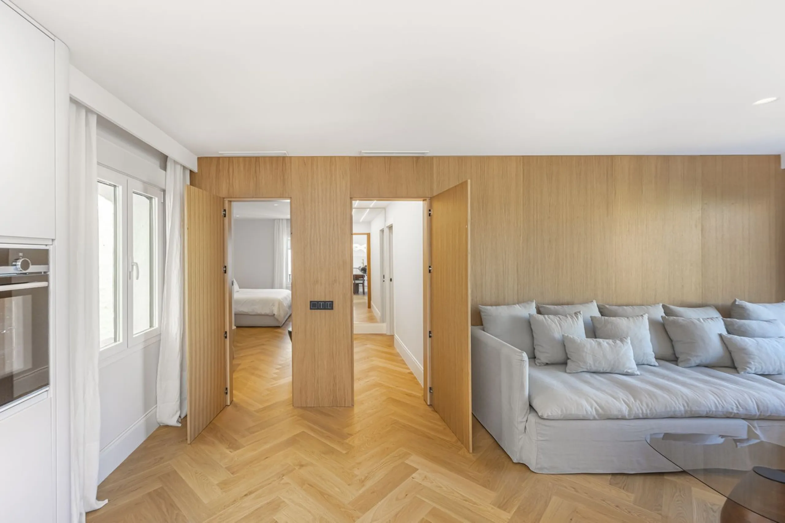 Stylish 2-room apartment with tourist license in the heart of Puerto Banús
