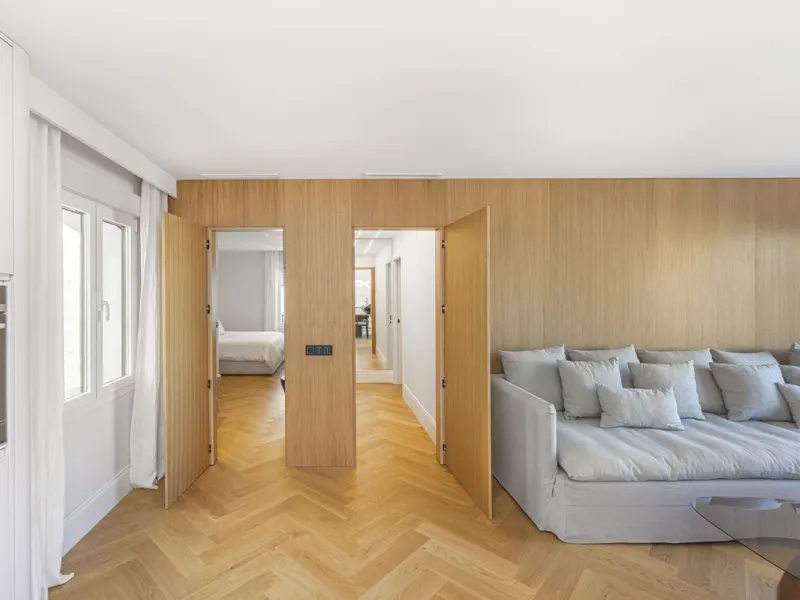 Stylish 2-room apartment with tourist license in the heart of Puerto Banús
