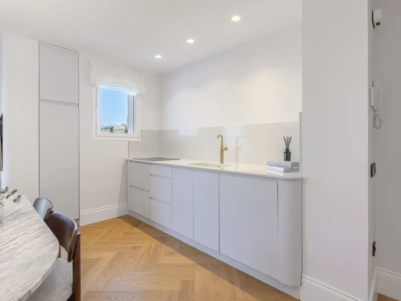 Stylish 2-room apartment with tourist license in the heart of Puerto Banús
