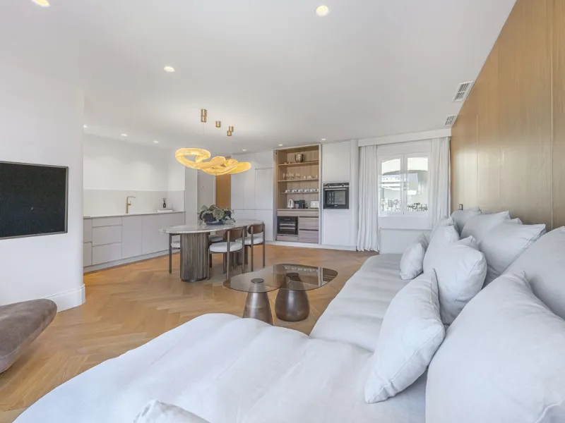 Stylish 2-room apartment with tourist license in the heart of Puerto Banús