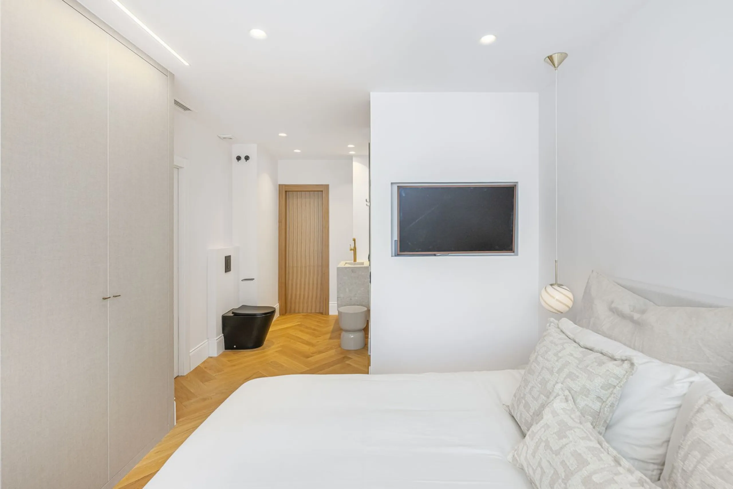 Stylish 2-room apartment with tourist license in the heart of Puerto Banús