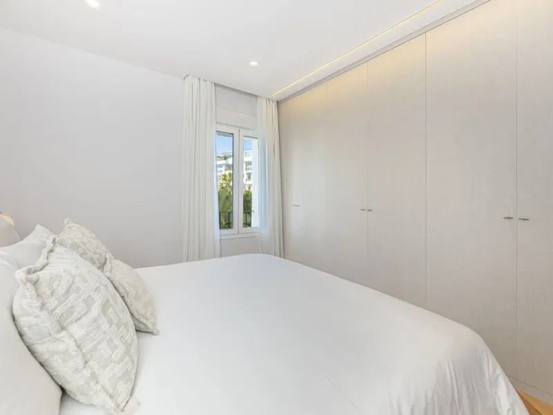 Stylish 2-room apartment with tourist license in the heart of Puerto Banús