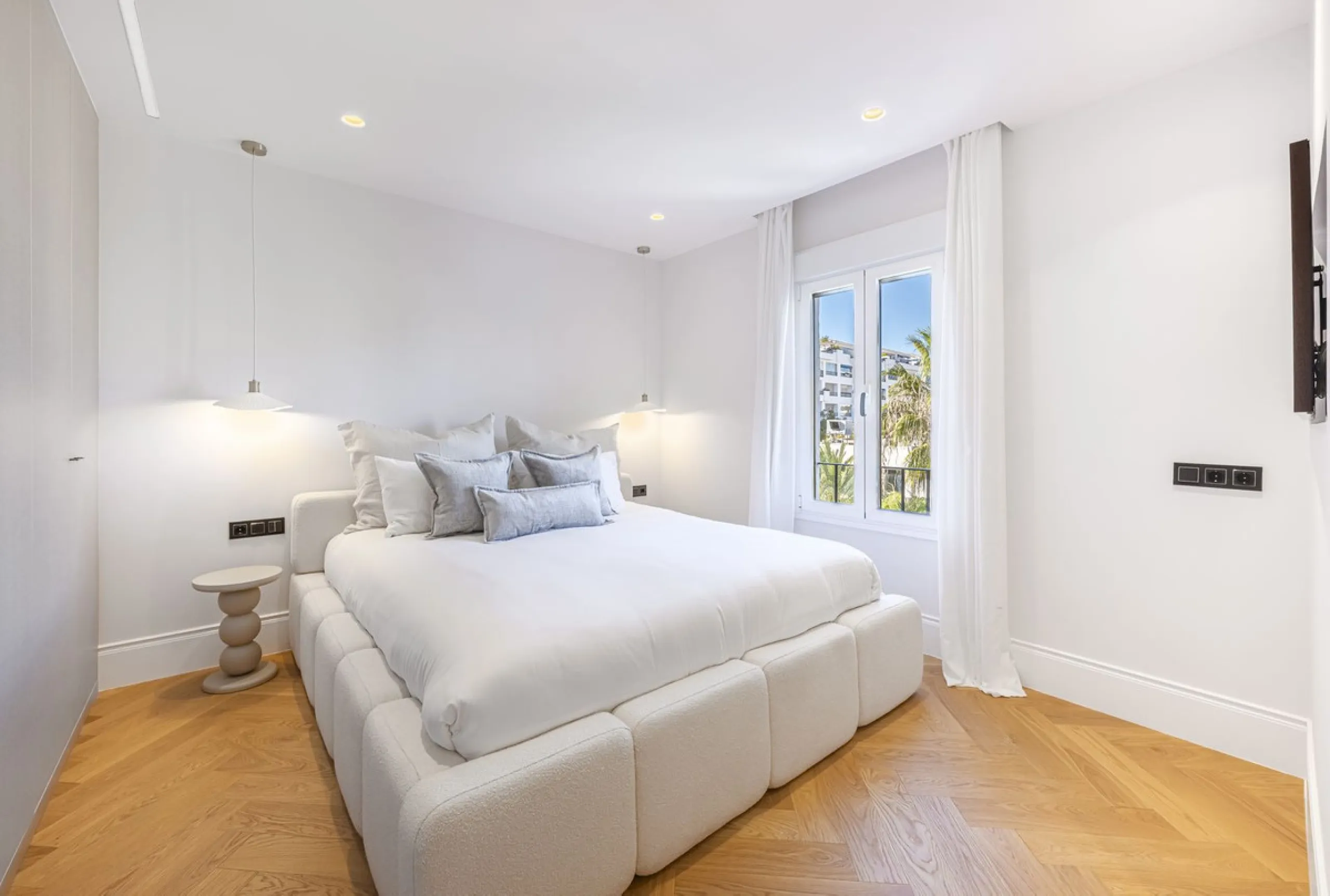 Stylish 2-room apartment with tourist license in the heart of Puerto Banús