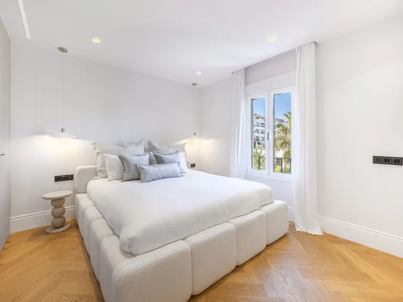 Stylish 2-room apartment with tourist license in the heart of Puerto Banús