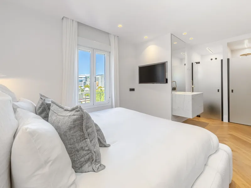 Stylish 2-room apartment with tourist license in the heart of Puerto Banús