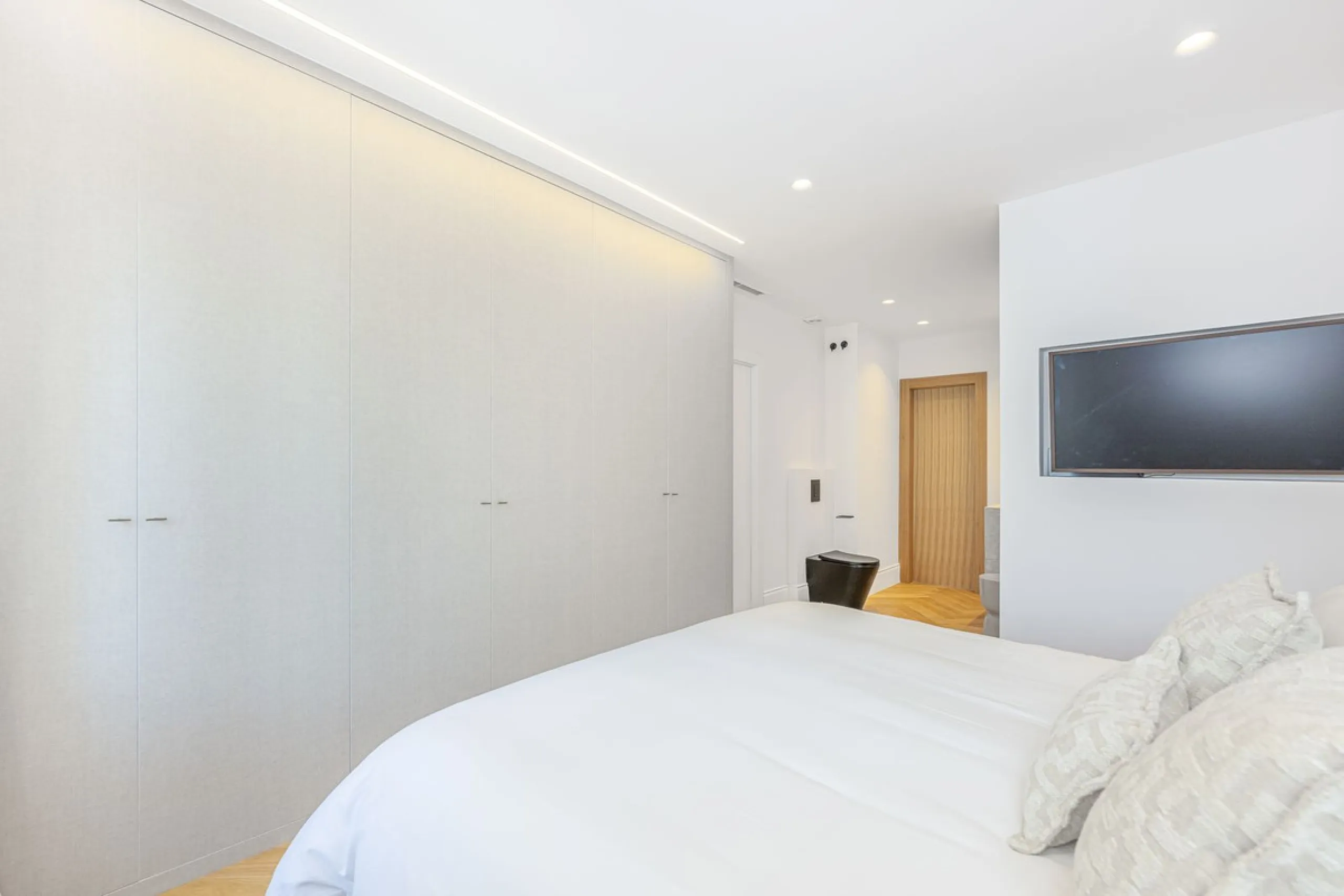 Stylish 2-room apartment with tourist license in the heart of Puerto Banús