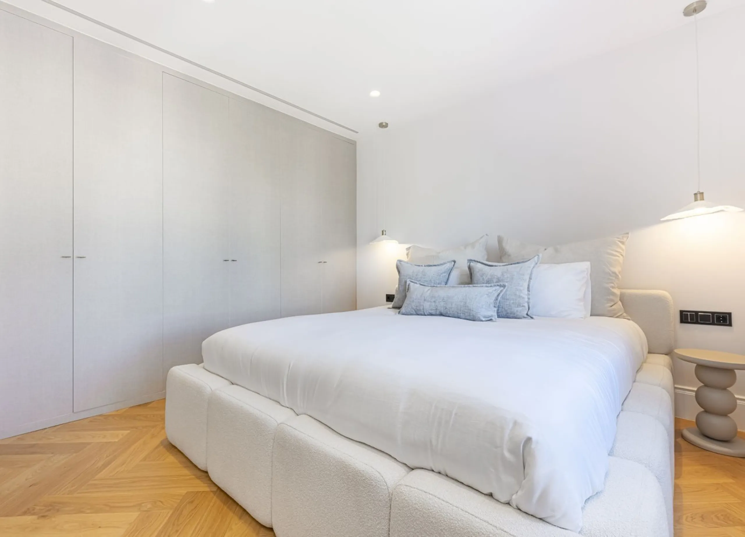 Stylish 2-room apartment with tourist license in the heart of Puerto Banús