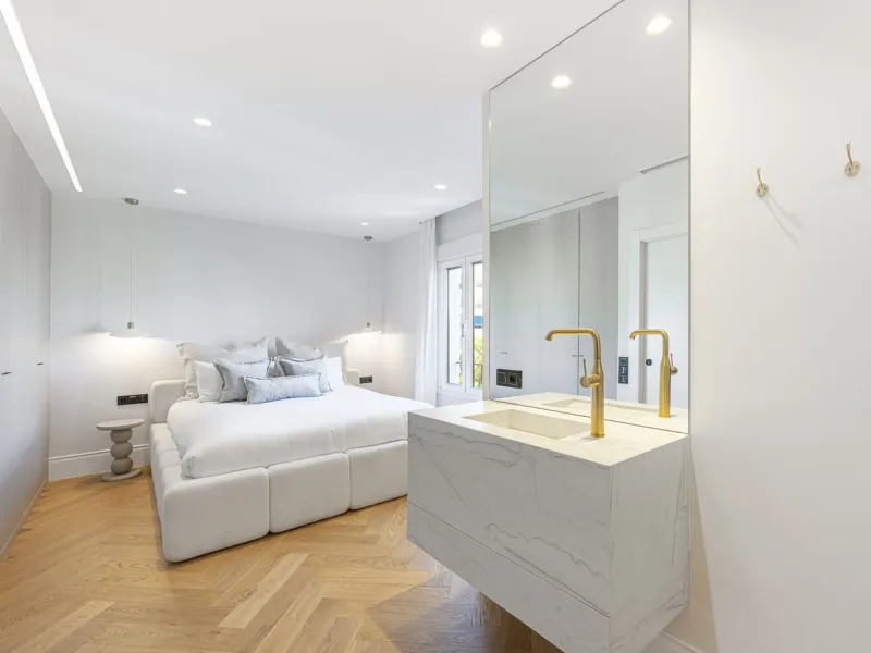 Stylish 2-room apartment with tourist license in the heart of Puerto Banús