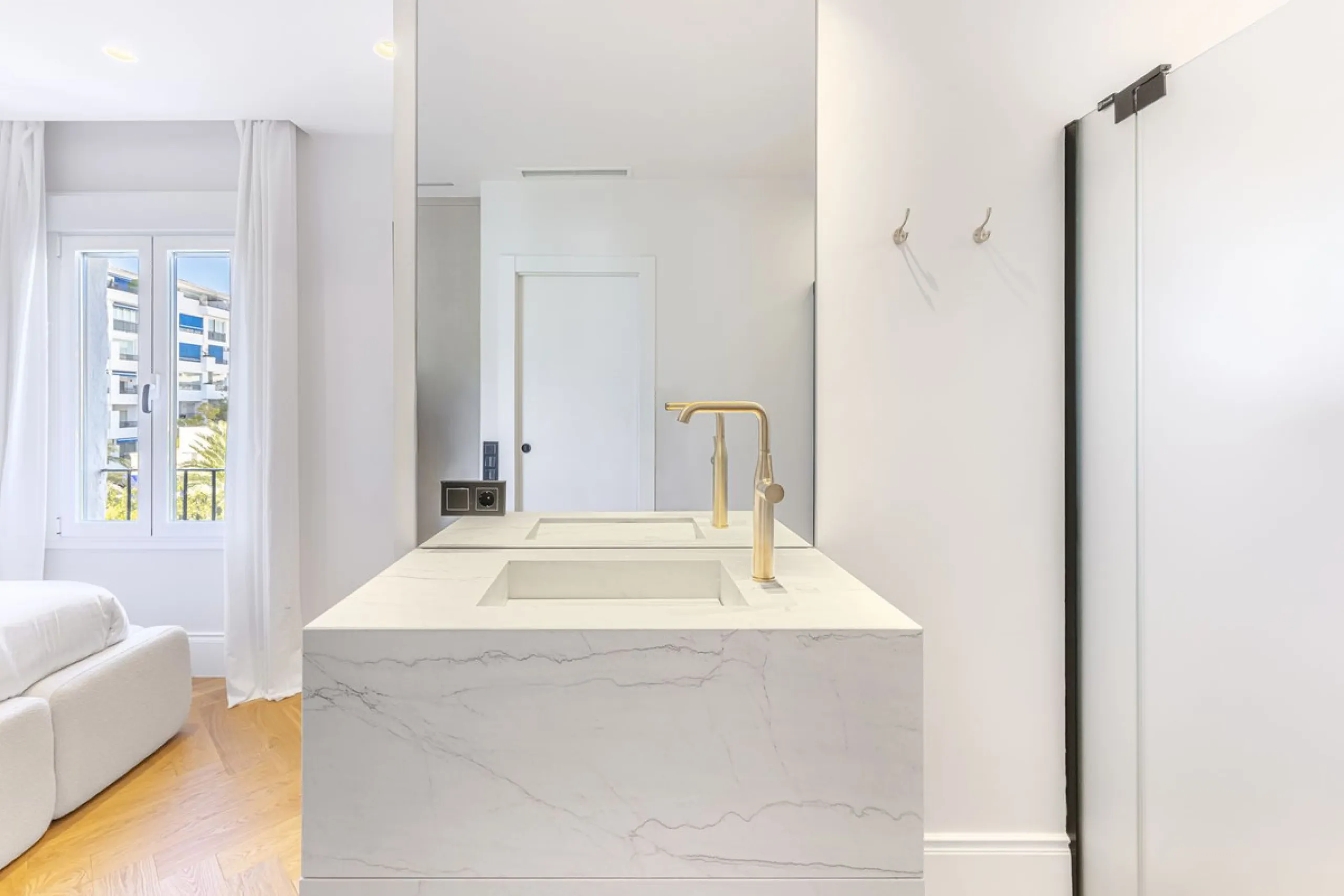 Stylish 2-room apartment with tourist license in the heart of Puerto Banús