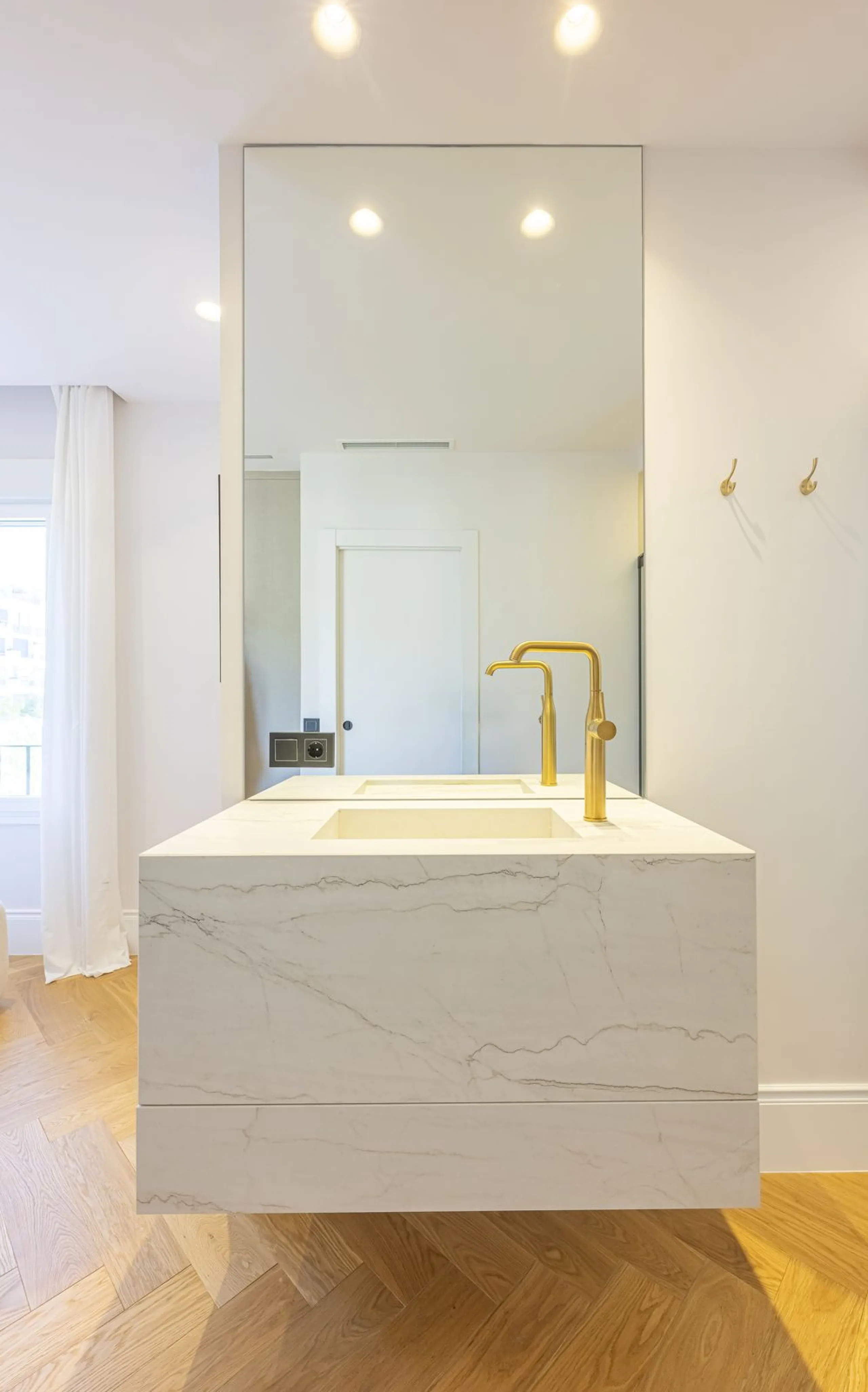 Stylish 2-room apartment with tourist license in the heart of Puerto Banús