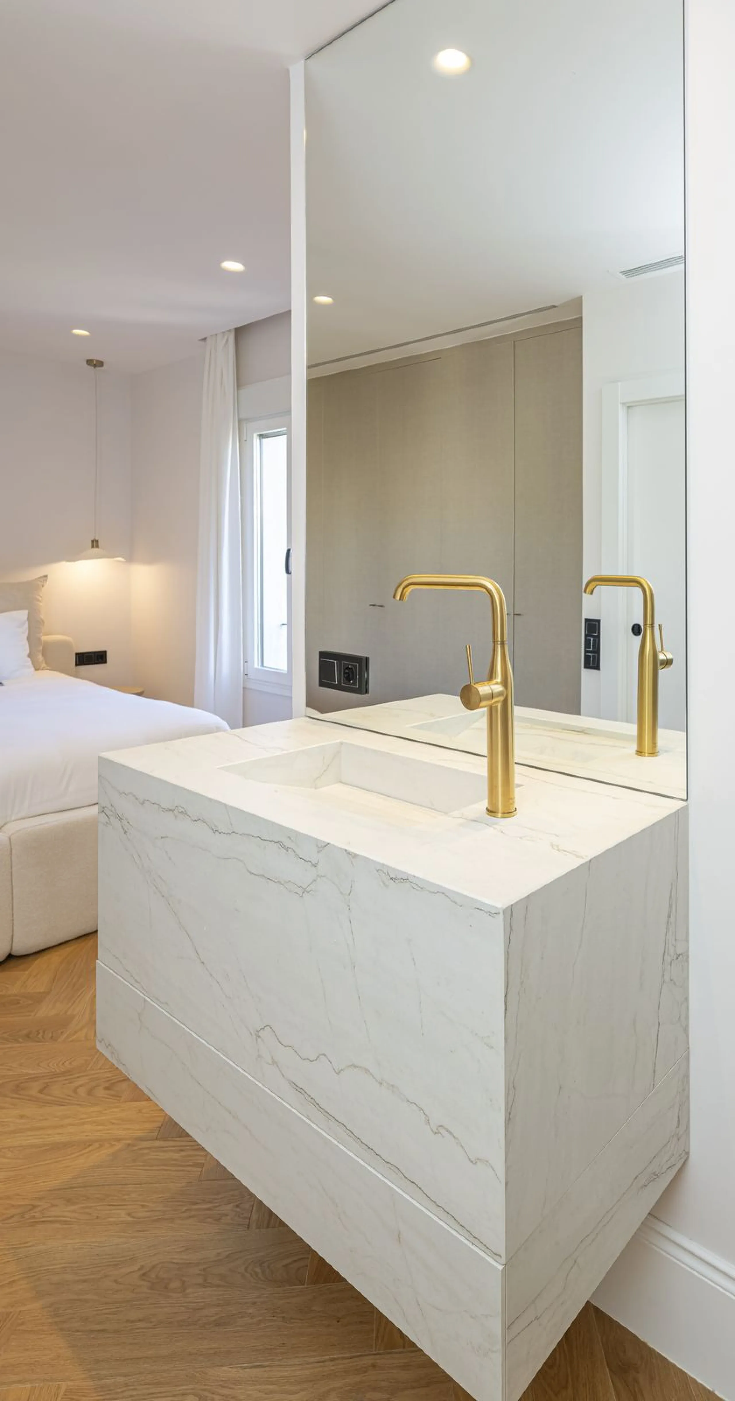 Stylish 2-room apartment with tourist license in the heart of Puerto Banús
