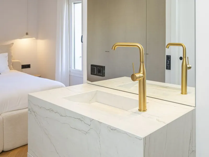 Stylish 2-room apartment with tourist license in the heart of Puerto Banús