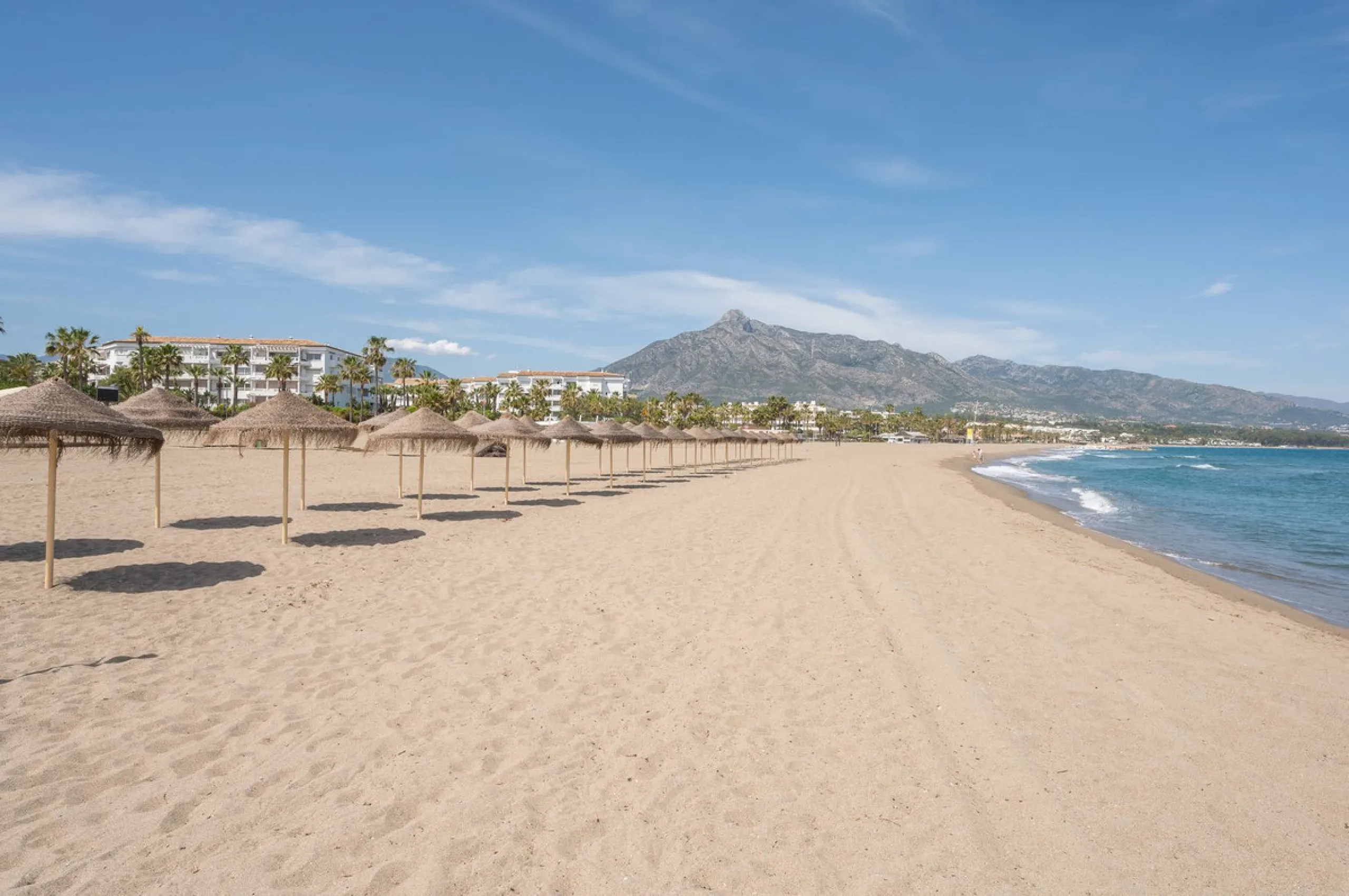 Stylish 2-room apartment with tourist license in the heart of Puerto Banús