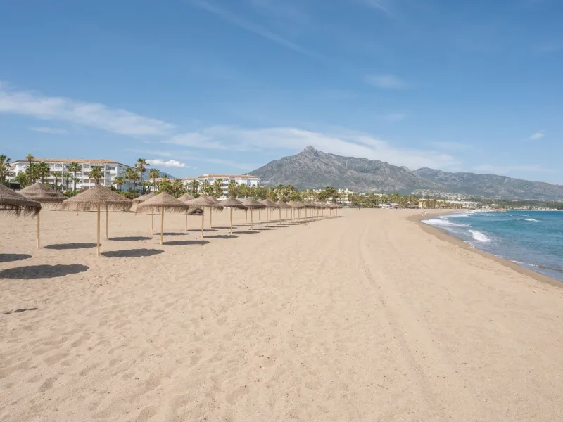 Stylish 2-room apartment with tourist license in the heart of Puerto Banús