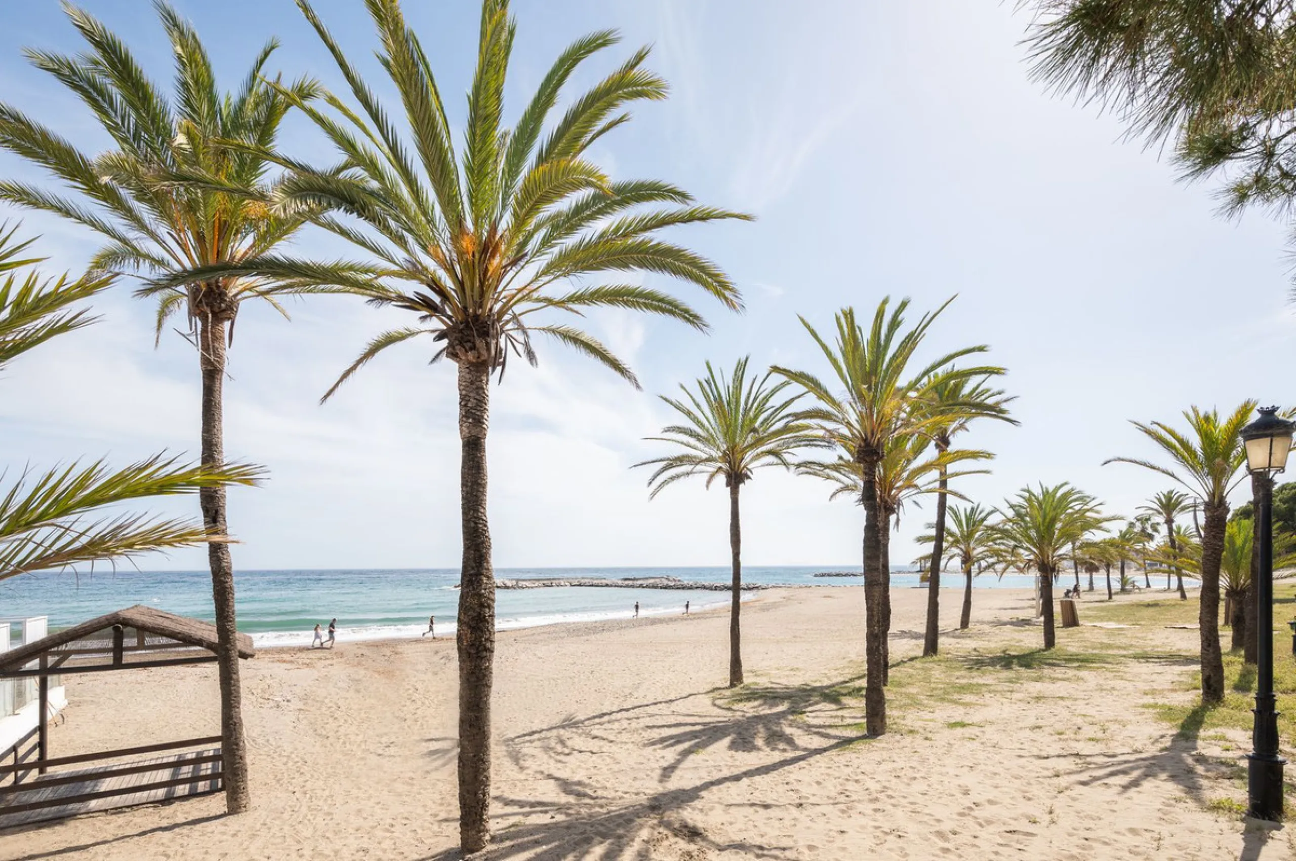 Stylish 2-room apartment with tourist license in the heart of Puerto Banús