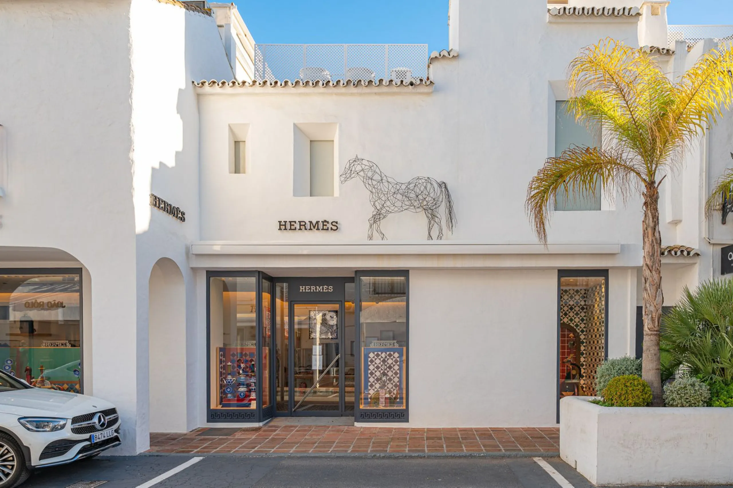 Stylish 2-room apartment with tourist license in the heart of Puerto Banús