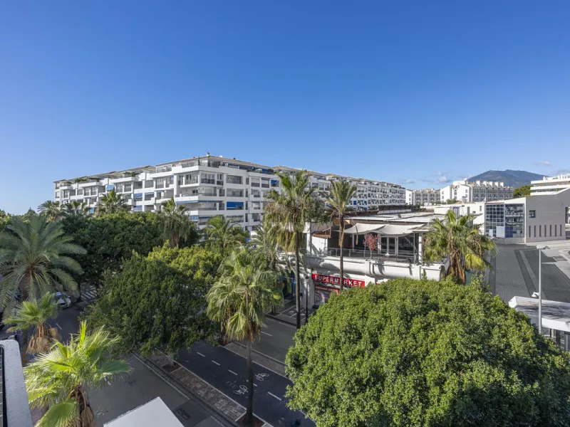Stylish 2-room apartment with tourist license in the heart of Puerto Banús