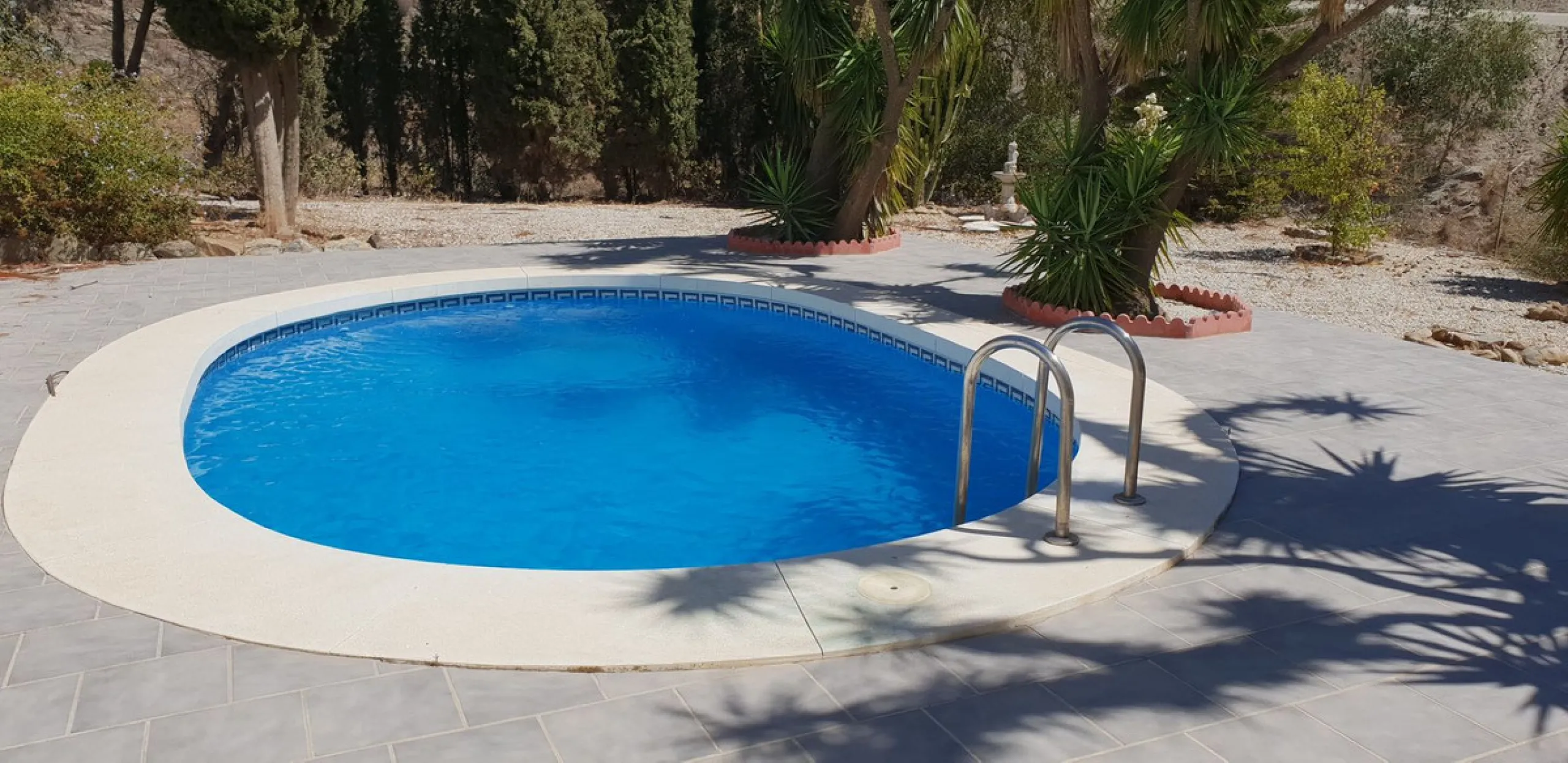 House - Finca - Cortijo в продаже в Málaga, Málaga. В доме 4 спален и 3 ванных комнат. Площадь дома 190 м². Площадь участка 5000 м²