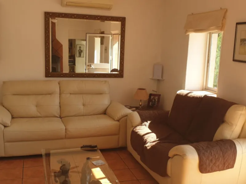 House - Finca - Cortijo в продаже в Málaga, Málaga. В доме 4 спален и 3 ванных комнат. Площадь дома 190 м². Площадь участка 5000 м²