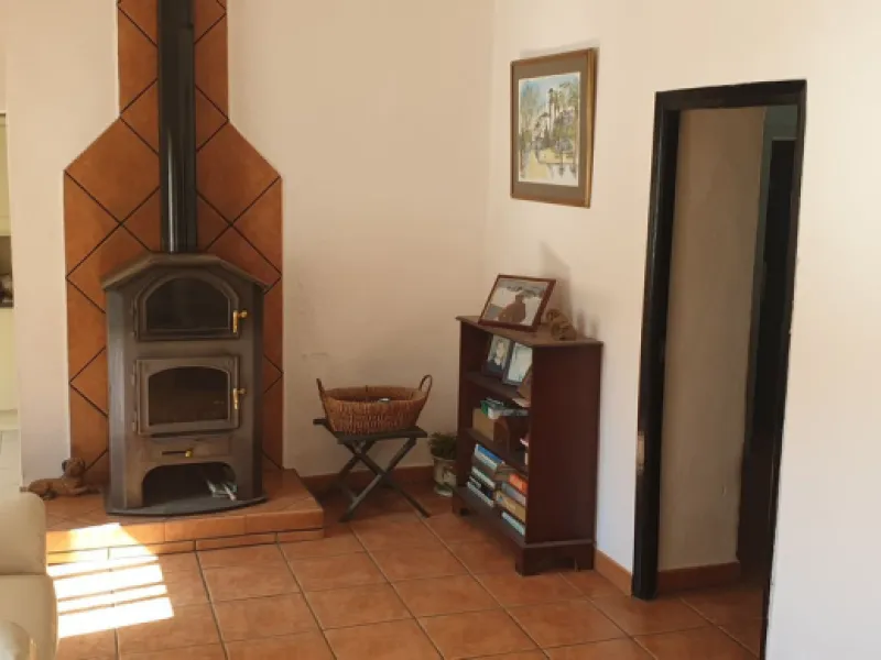 House - Finca - Cortijo в продаже в Málaga, Málaga. В доме 4 спален и 3 ванных комнат. Площадь дома 190 м². Площадь участка 5000 м²