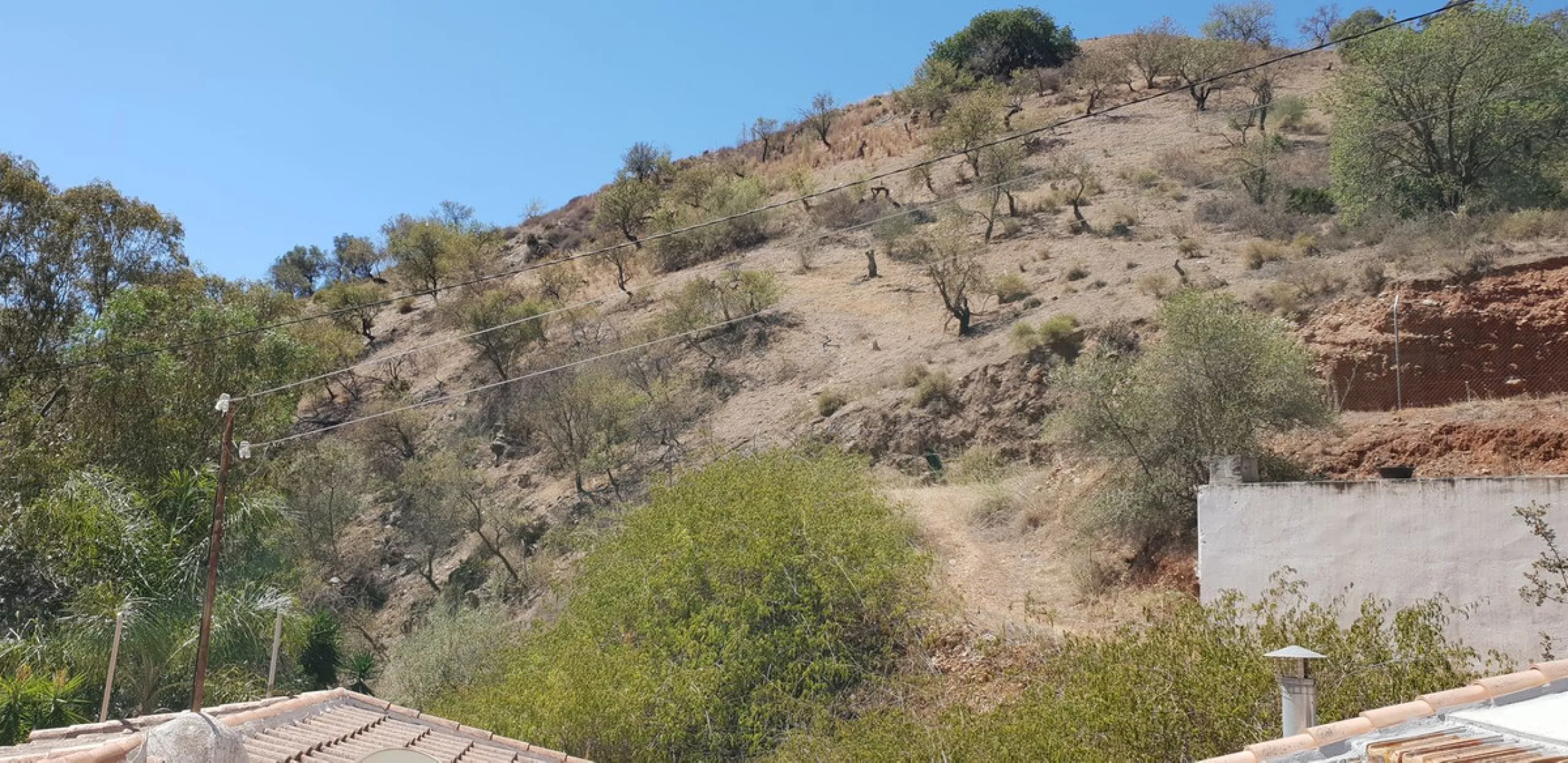 House - Finca - Cortijo в продаже в Málaga, Málaga. В доме 4 спален и 3 ванных комнат. Площадь дома 190 м². Площадь участка 5000 м²
