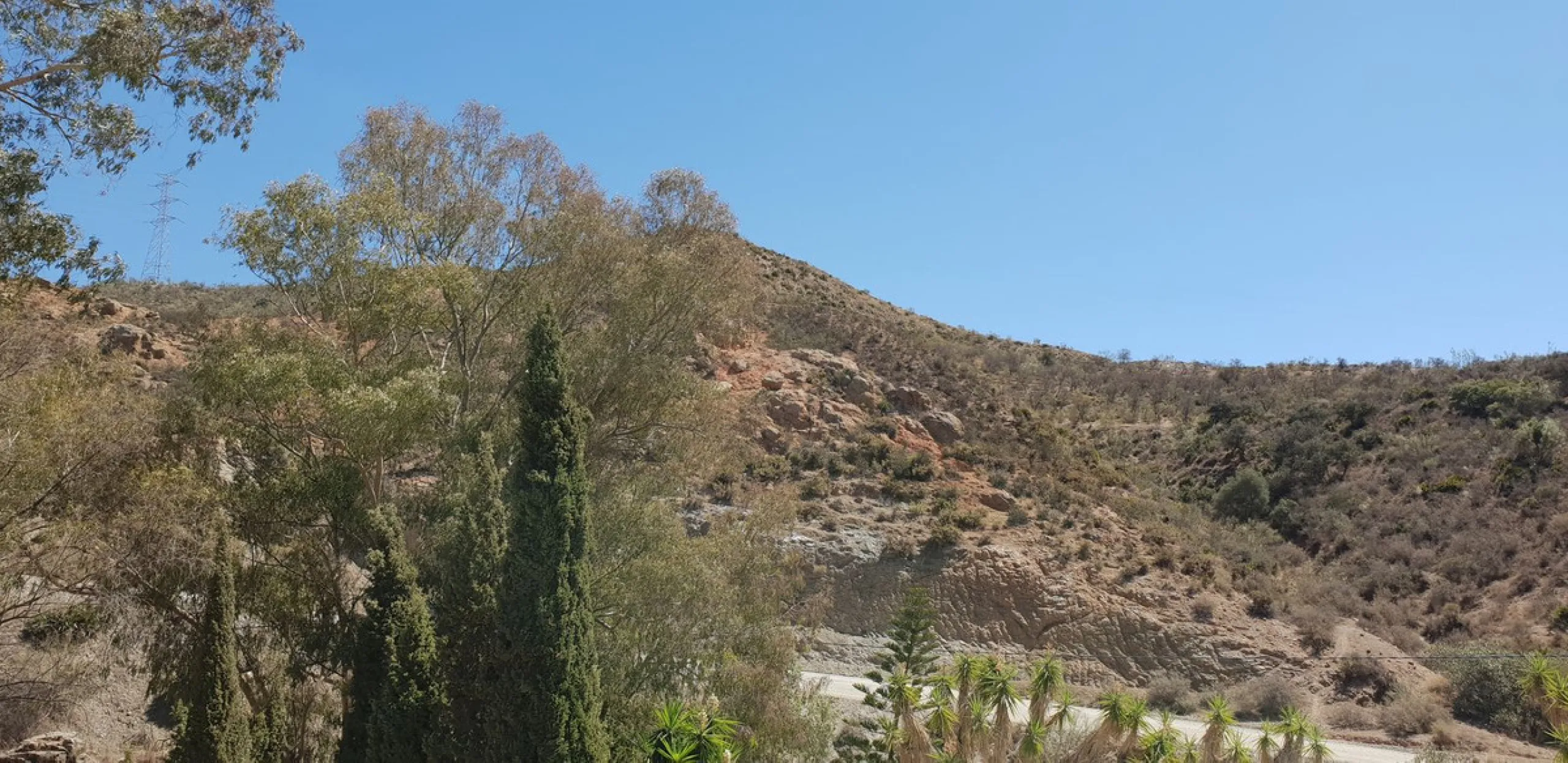 House - Finca - Cortijo в продаже в Málaga, Málaga. В доме 4 спален и 3 ванных комнат. Площадь дома 190 м². Площадь участка 5000 м²