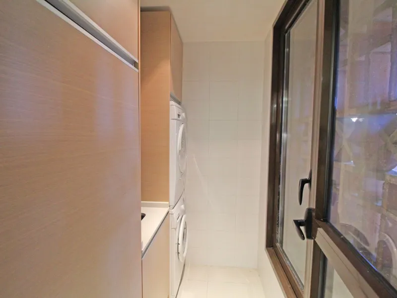 Nestled in the peaceful beachside enclave of Casasola, this charming ground-floor apartment