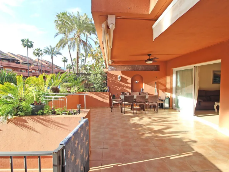 Ground floor apartment, less than 300 meters from the beach.