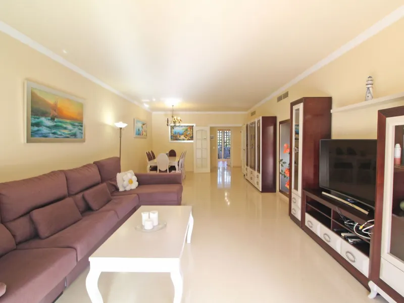 Ground floor apartment, less than 300 meters from the beach.