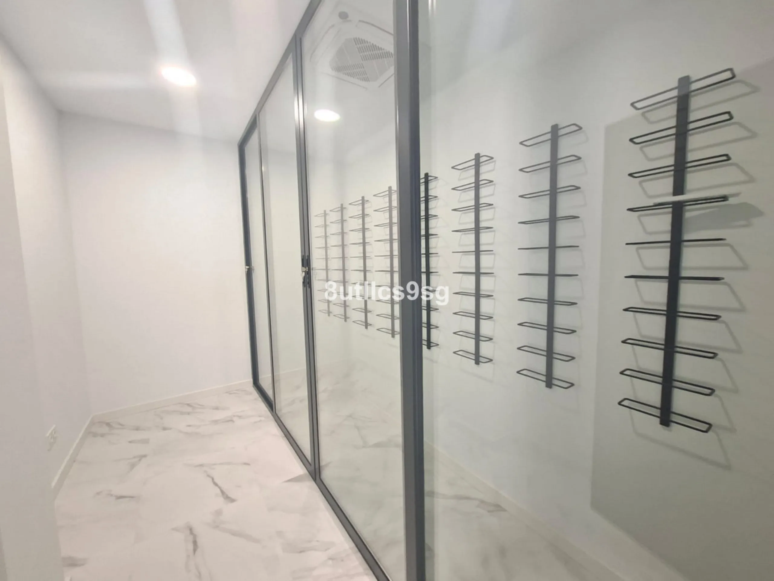 This contemporary villa is situated in the sought-after area of Paraiso Alto, Benahavis, Malaga. The property offers six bedrooms and eight bathrooms, including six en-suite, and stands out for its generous proportions with a built area of 1,038m² and a p