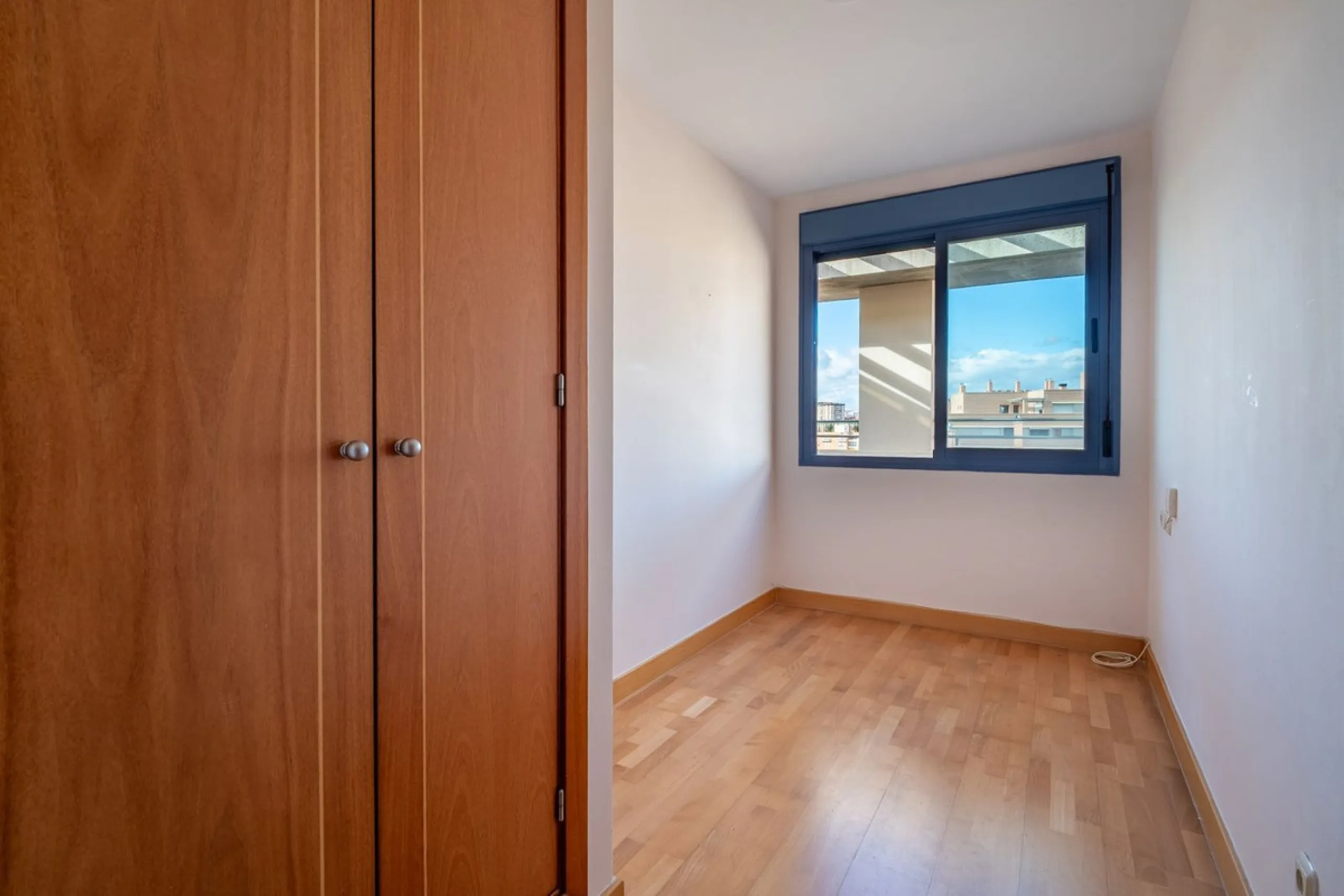 Discover this magnificent 96 m² penthouse located in a prime area, just a short walk from Larios Shopping Centre and surrounded by excellent transport links and local amenities.