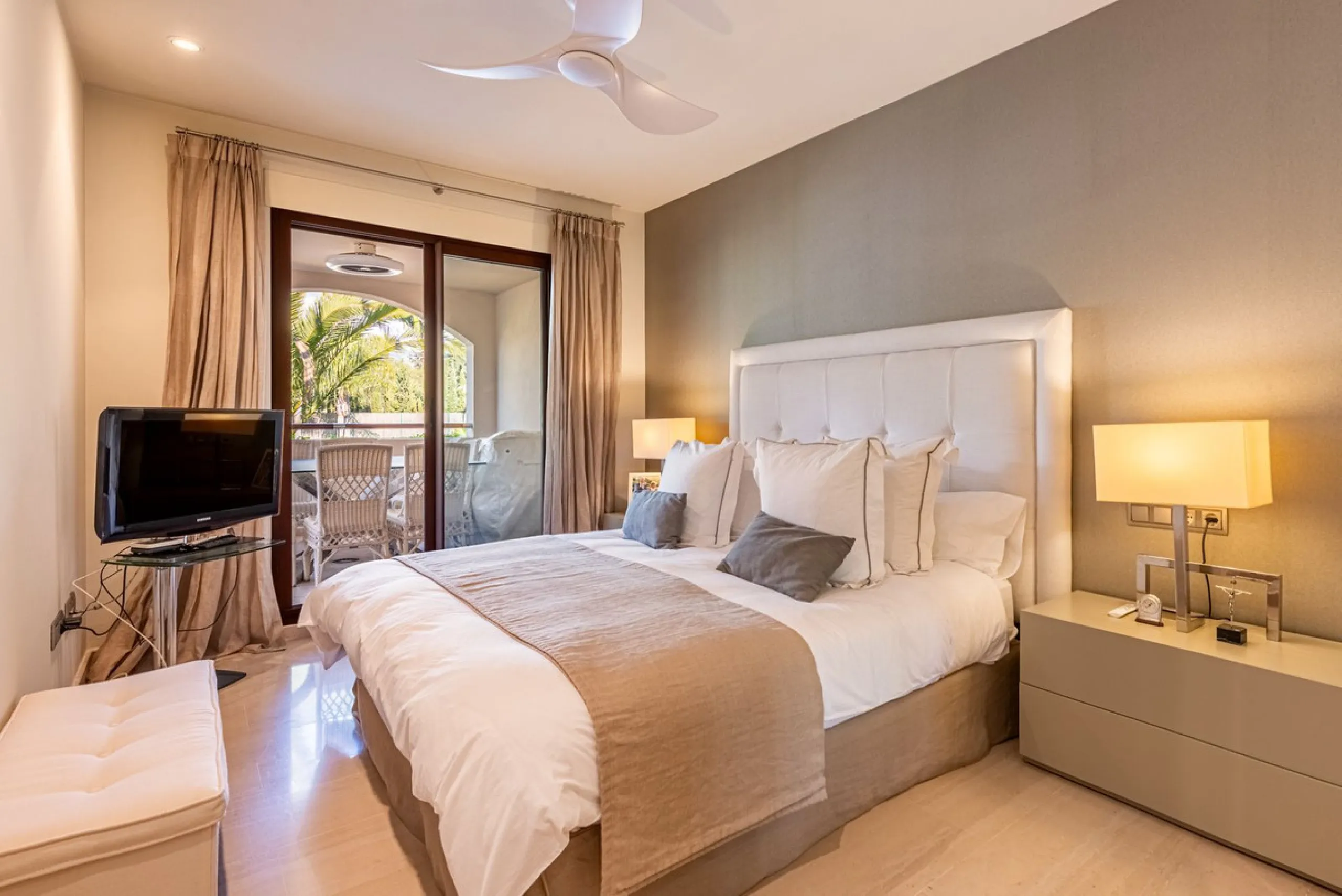 Prime 2-Bedroom Apartment with Pool Views close to Centro Plaza and Puerto Banus!