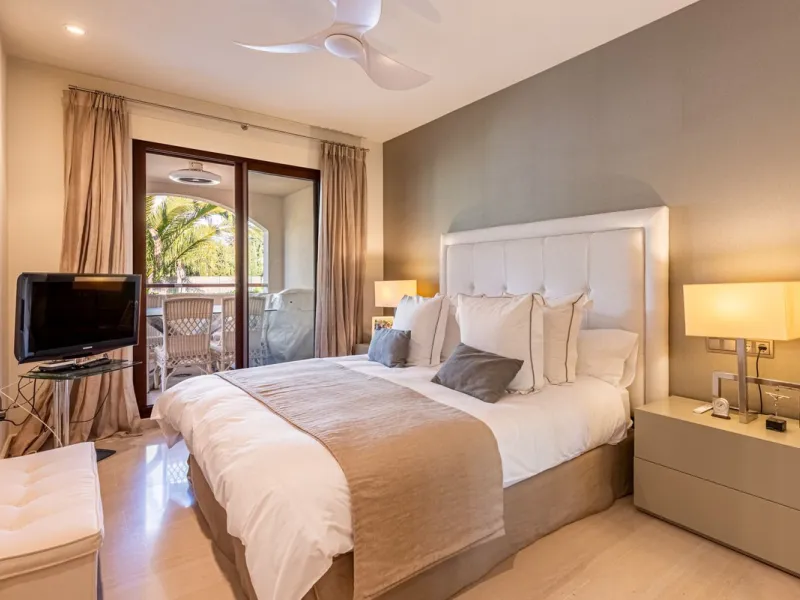 Prime 2-Bedroom Apartment with Pool Views close to Centro Plaza and Puerto Banus!