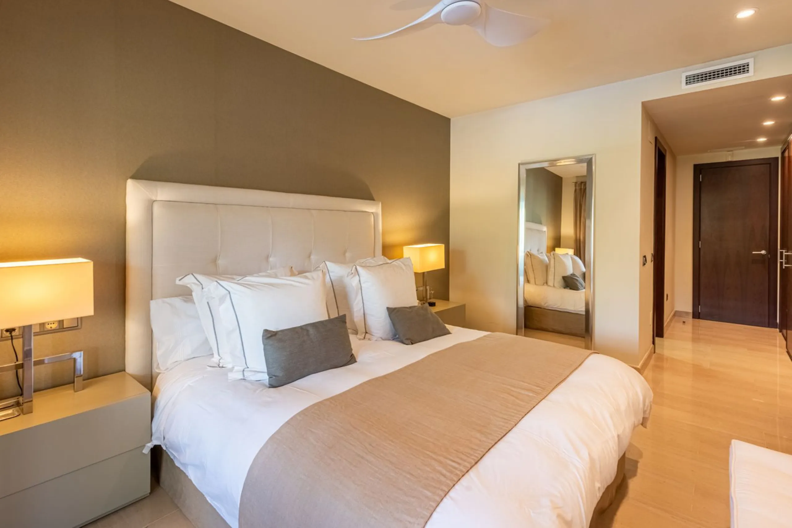 Prime 2-Bedroom Apartment with Pool Views close to Centro Plaza and Puerto Banus!