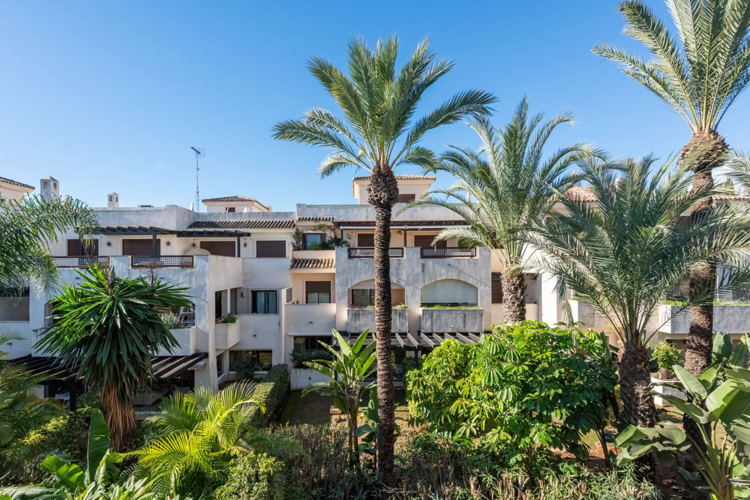 Prime 2-Bedroom Apartment with Pool Views close to Centro Plaza and Puerto Banus!