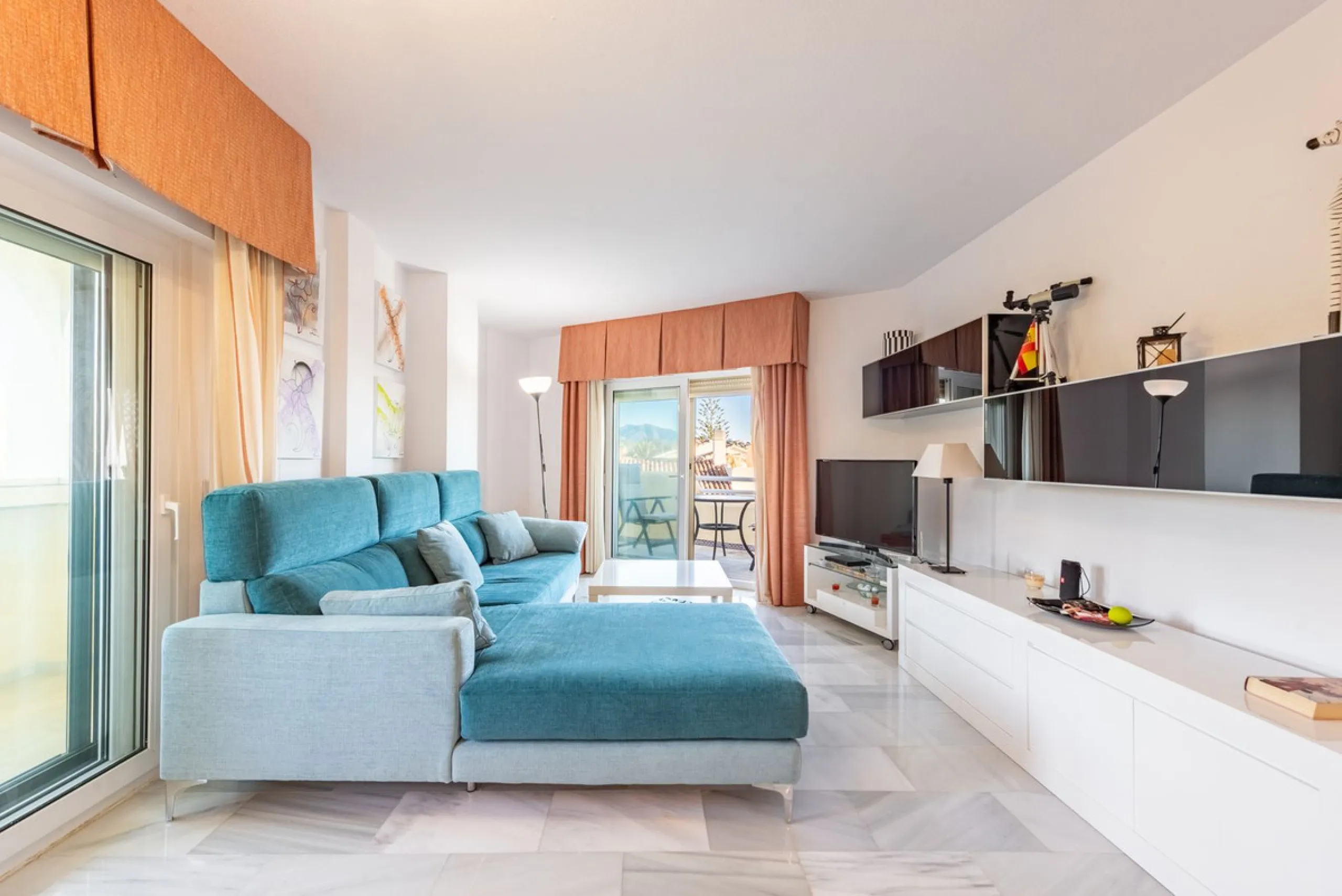 Beachfront Top-Floor Apartment – Prime Investment with Short-Term Rentals allowed