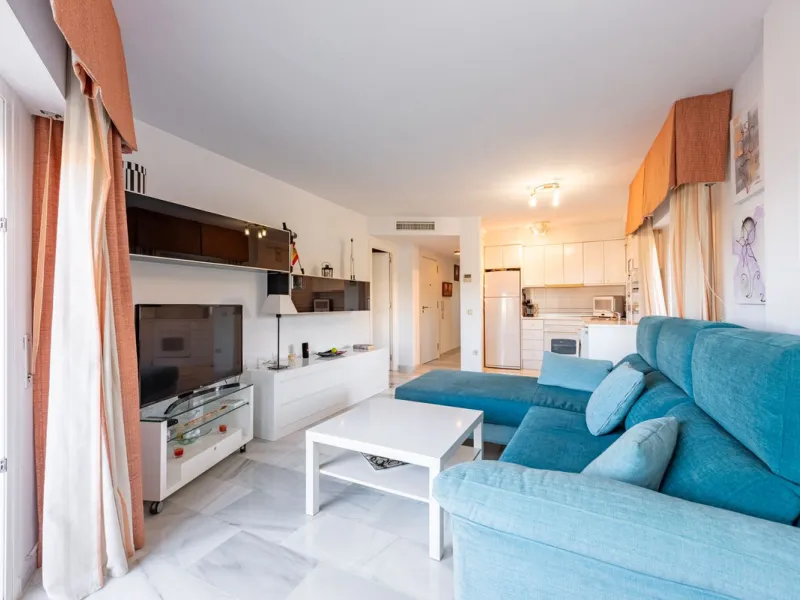 Beachfront Top-Floor Apartment – Prime Investment with Short-Term Rentals allowed