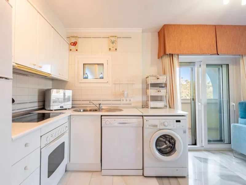 Beachfront Top-Floor Apartment – Prime Investment with Short-Term Rentals allowed