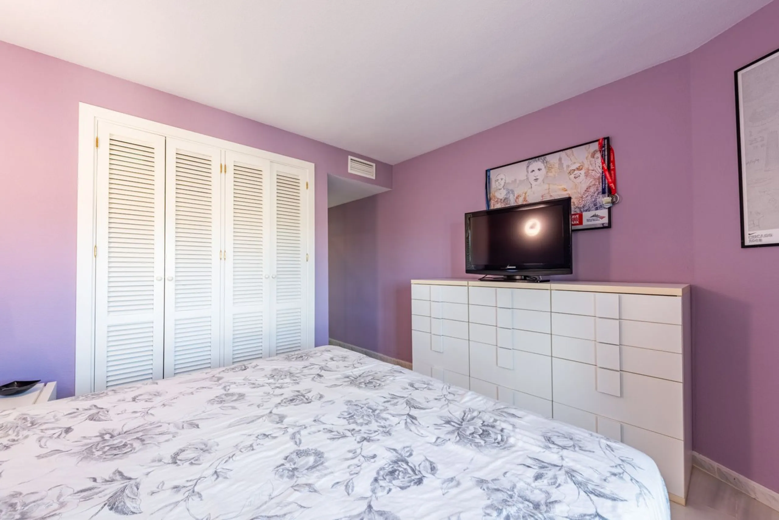 Beachfront Top-Floor Apartment – Prime Investment with Short-Term Rentals allowed