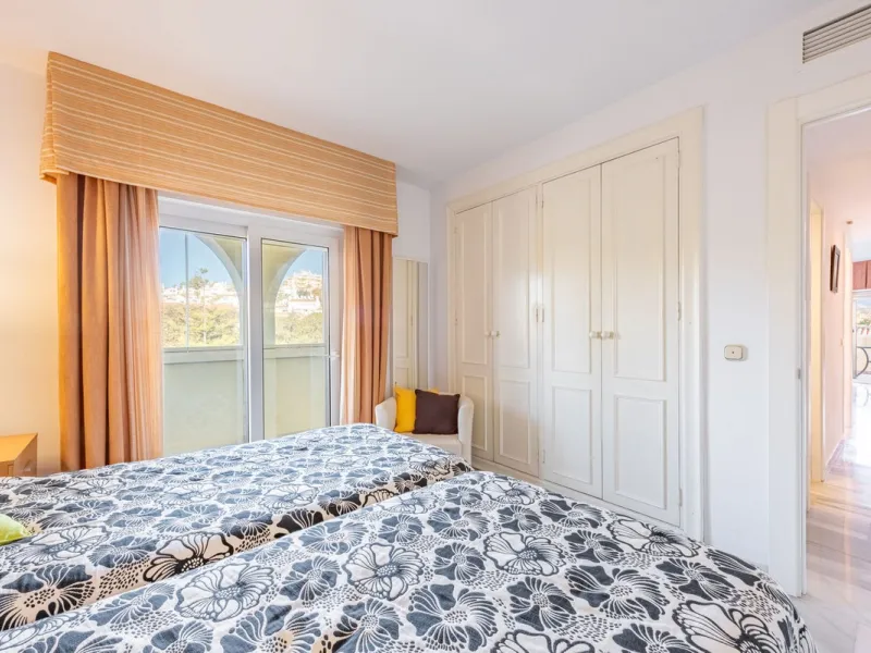 Beachfront Top-Floor Apartment – Prime Investment with Short-Term Rentals allowed